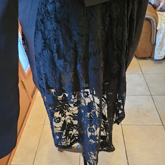 The Pyramid Collection Black Lace Women's Lined Blazer. - Picture 9 of 16